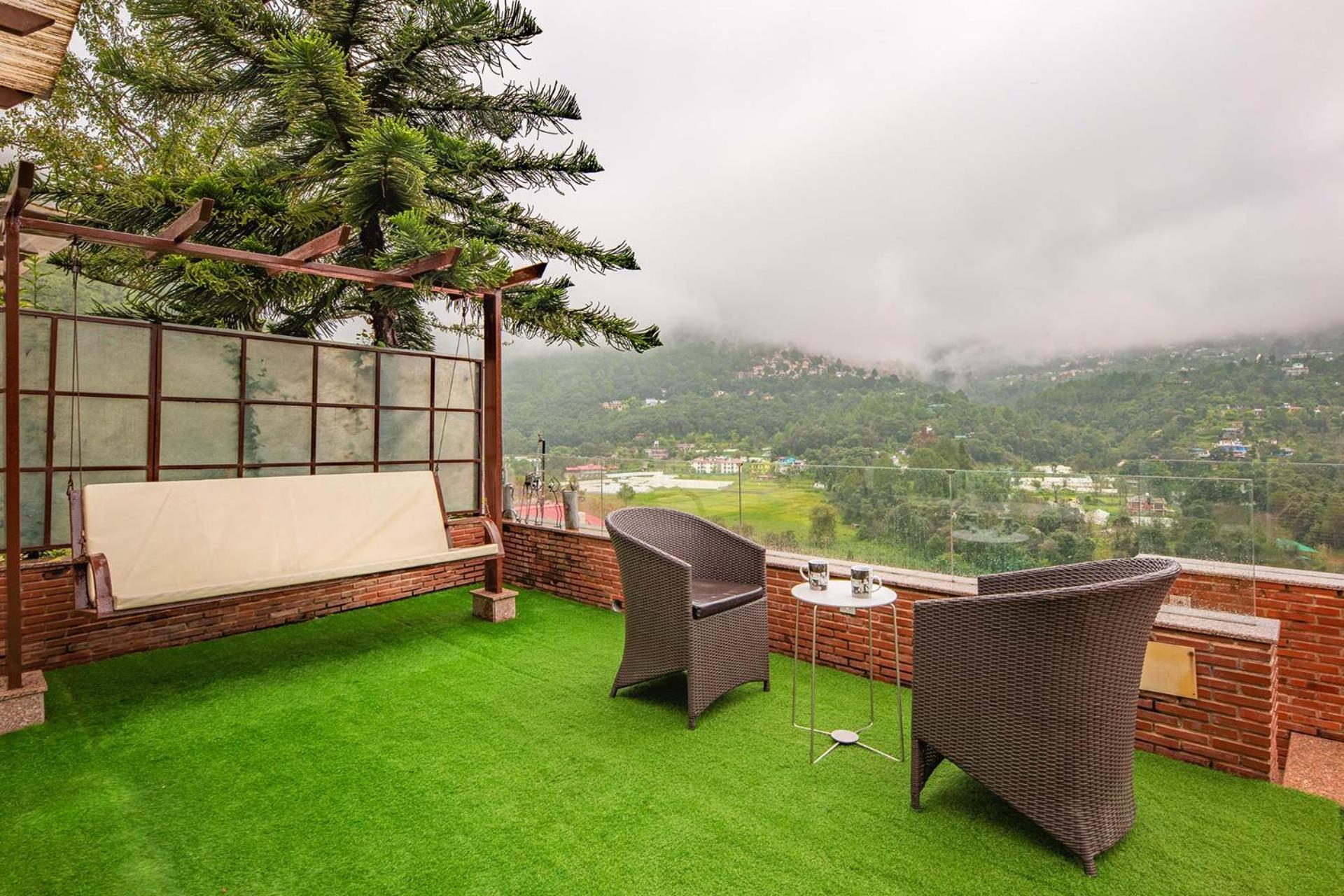 Stayvista At Oberoi'S Chalet Bhīm Tāl Exterior foto